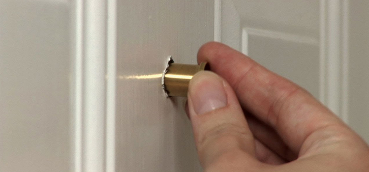 peephole door repair in Niagara Falls