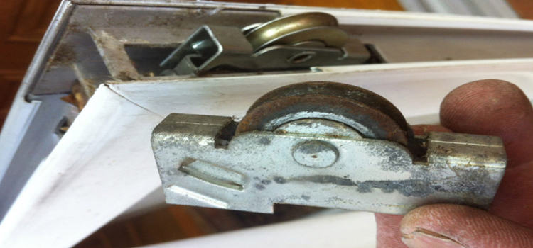 screen door roller repair in Niagara Falls